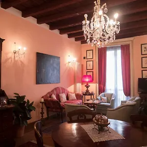 Apartment Broletto 26, Mailand