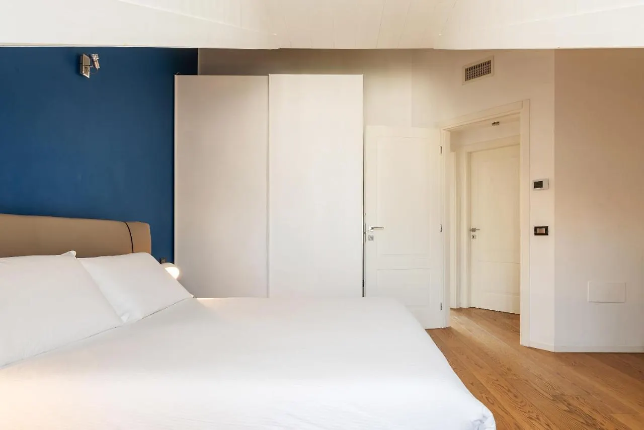 Easyhomes - Brera Luxury Suites Milan 0*,